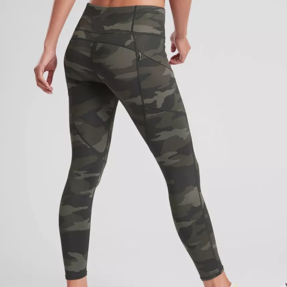 Athleta Camo Contender 7/8 Tight, Olive